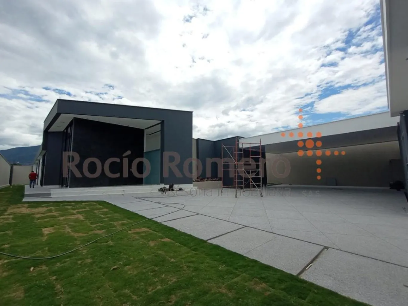 #780 - Casa en Los Patios en venta de 600m², 3 habitaciones y 5 parqueaderos - 1