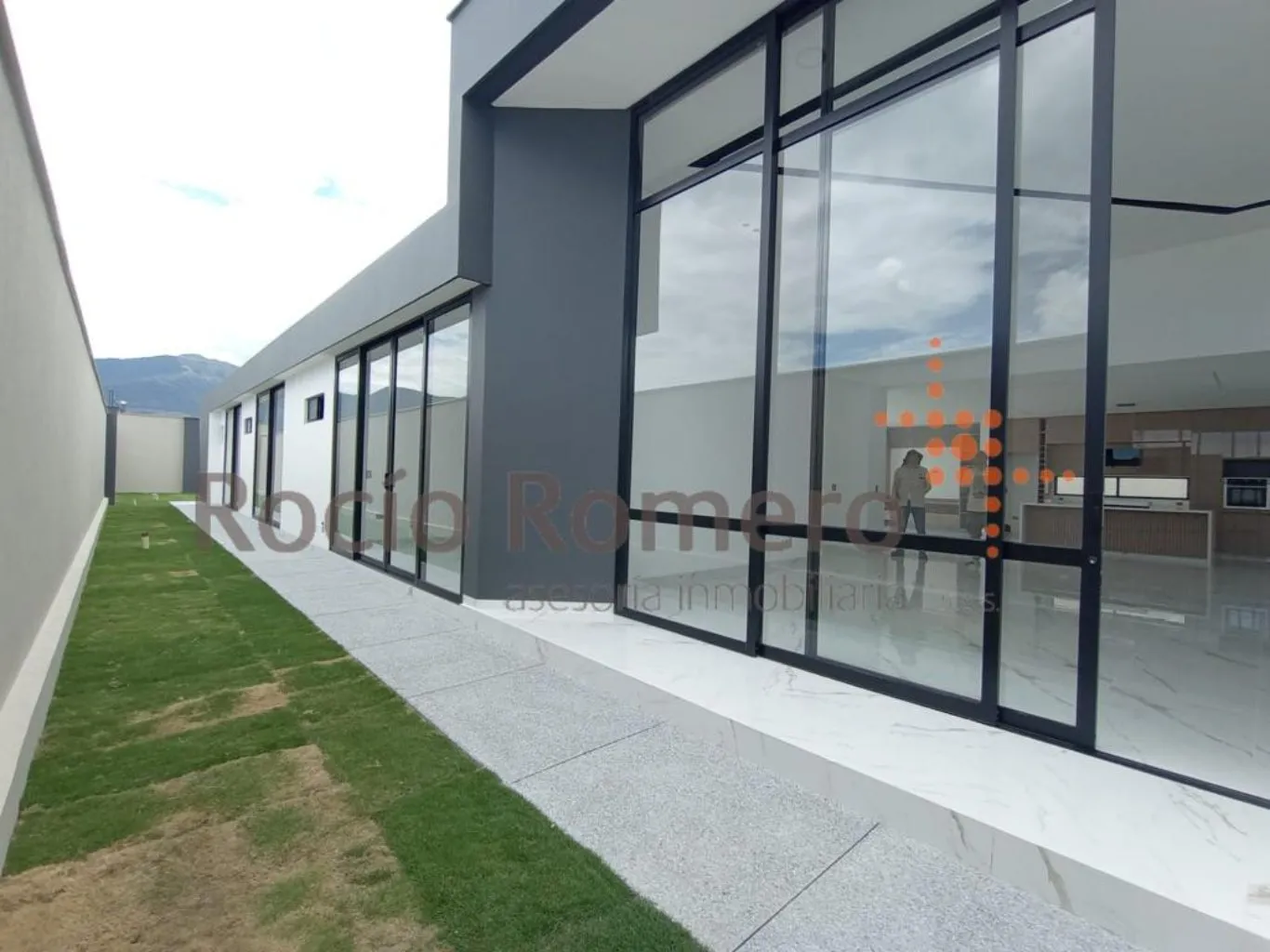 #780 - Casa en Los Patios en venta de 600m², 3 habitaciones y 5 parqueaderos - 2