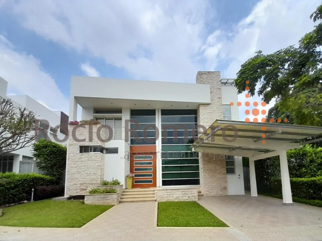 #815 - Casa en conjunto cerrado en Villa del Rosario en venta de 400m², 5 habitaciones y 2 parqueaderos - 1