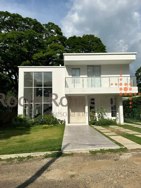 #820 - Casa en conjunto cerrado en Cúcuta en venta de 300m², 4 habitaciones y 3 parqueaderos - 2
