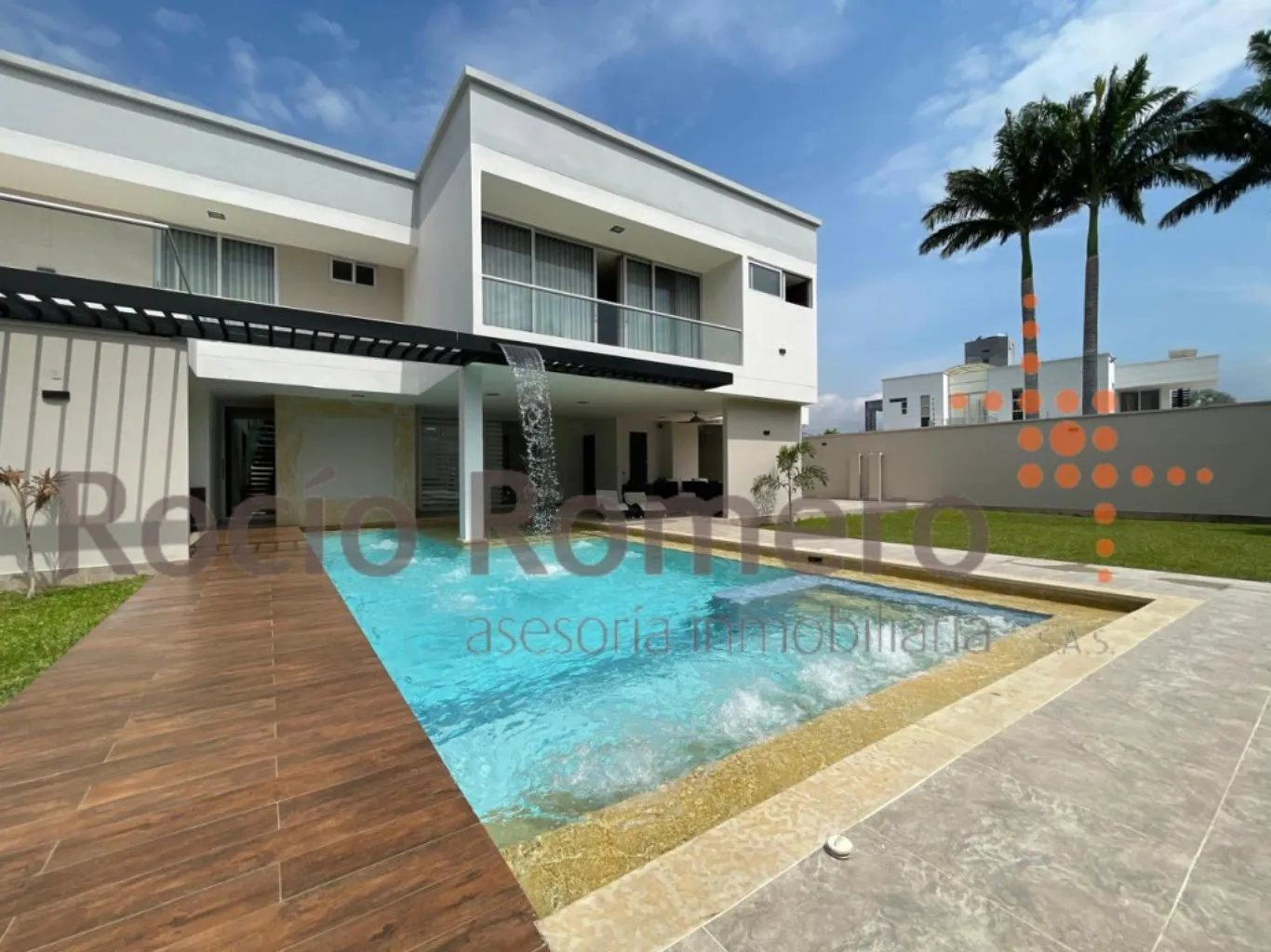 #896 - Casa en conjunto cerrado en Cúcuta en venta de 950m², 8 habitaciones y 6 parqueaderos - 1