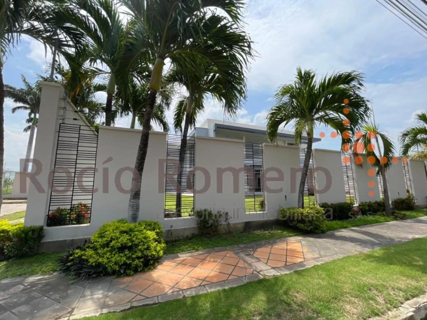 #896 - Casa en conjunto cerrado en Cúcuta en venta de 950m², 8 habitaciones y 6 parqueaderos - 2