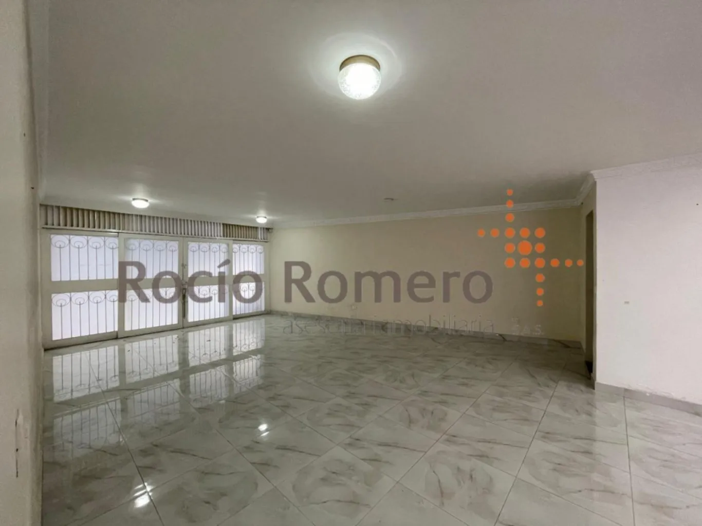 #988 - Casa en Cúcuta en venta de 246m², 5 habitaciones y 2 parqueaderos - 2
