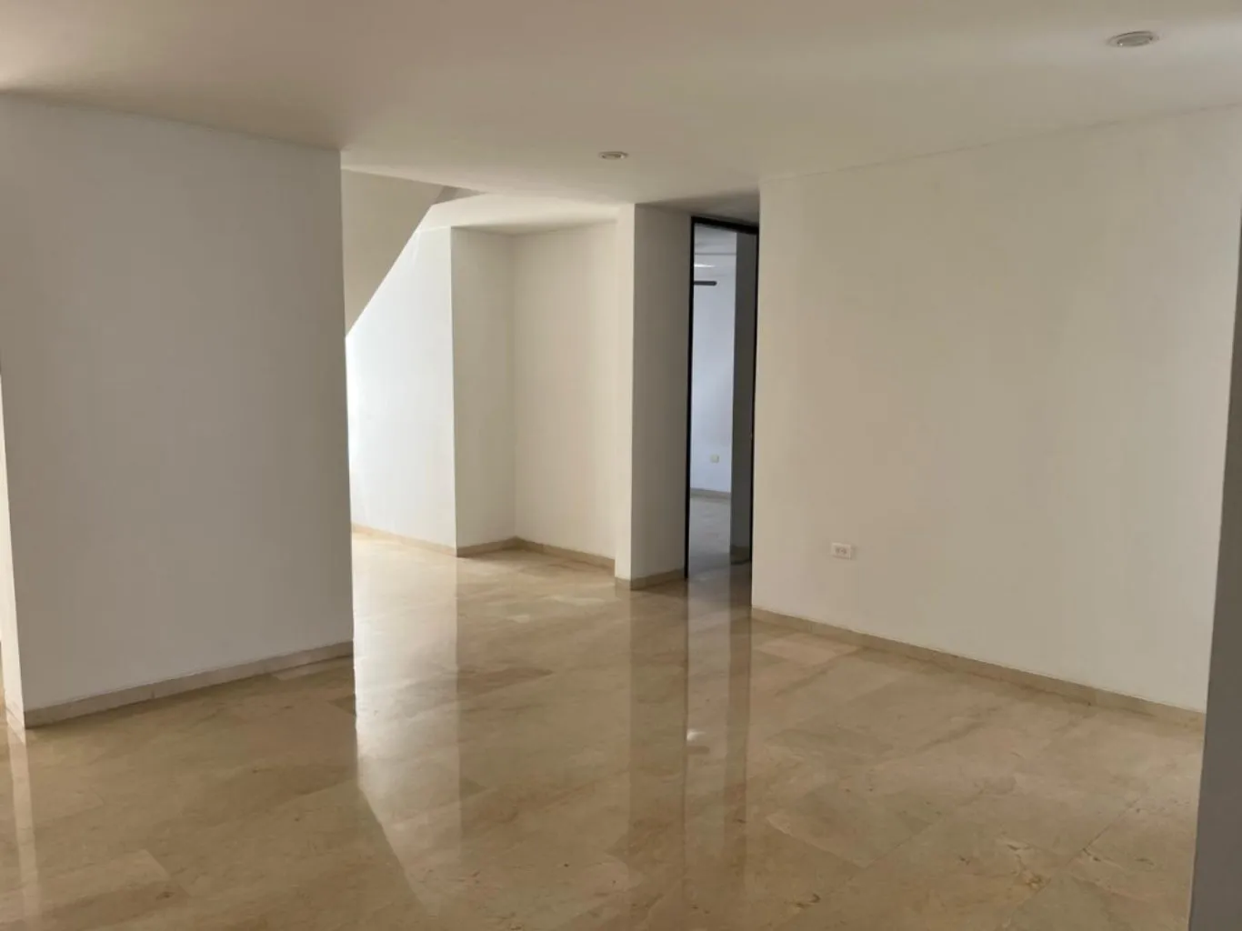 #1047 - Apartamento Dúplex en Cúcuta en venta de 226m², 4 habitaciones y 2 parqueaderos - 2