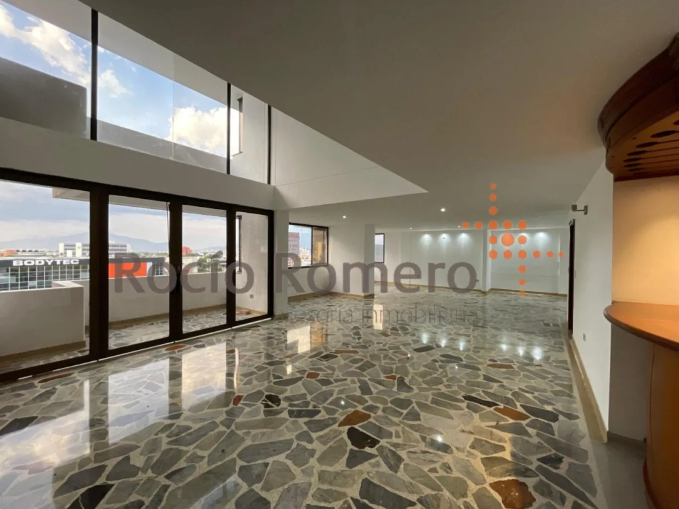 #1068 - Apartamento Penthouse Dúplex en Cúcuta en venta de 321m², 5 habitaciones y 4 parqueaderos - 2