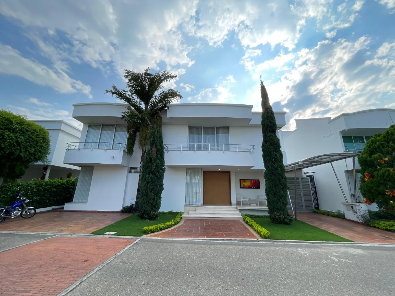 #1152 - Casa en conjunto cerrado en Cúcuta en venta de 398.15m², 5 habitaciones y 2 parqueaderos - 1