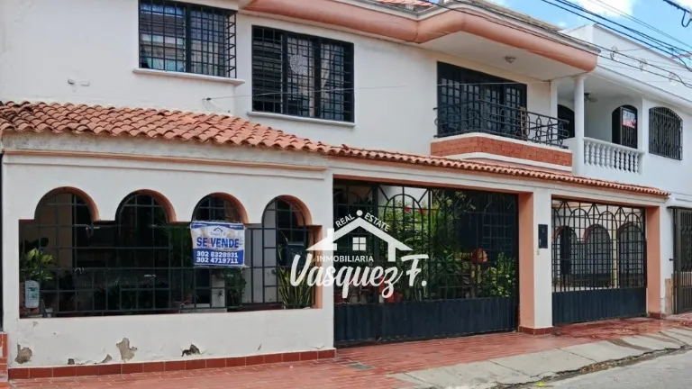 #1268 - Casa en Cúcuta en venta de 680m², 7 habitaciones y 4 parqueaderos - 1