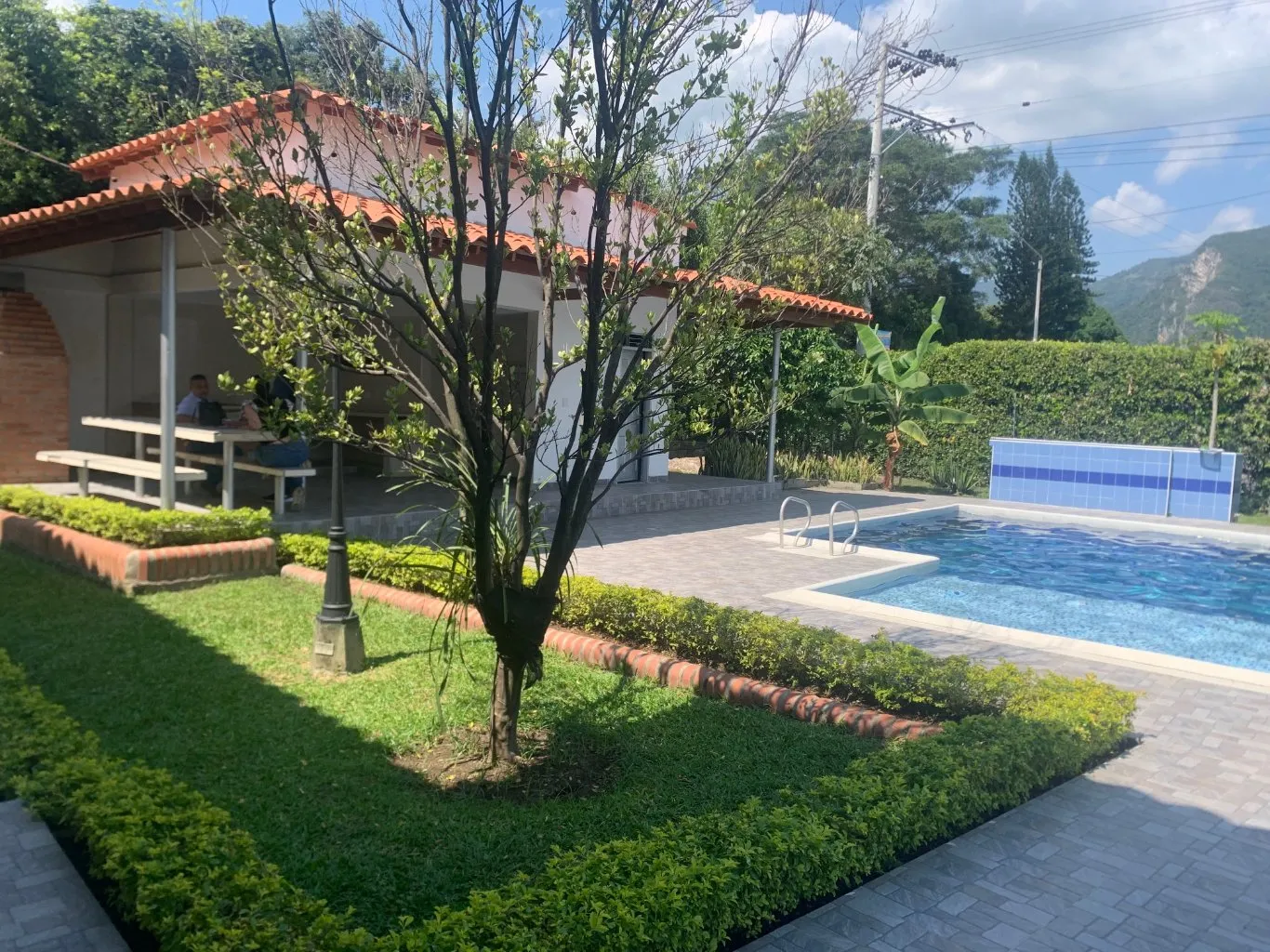 #1314 - Casa en Los Patios en venta de 1450m², 5 habitaciones y 4 parqueaderos - 2