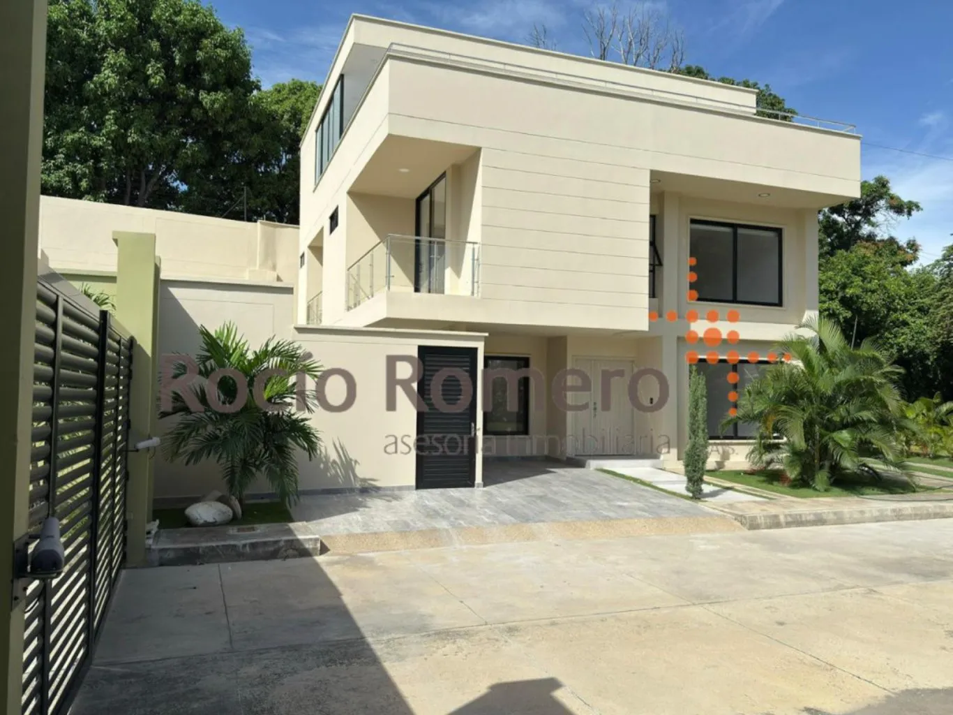 #1401 - Casa en conjunto cerrado en Cúcuta en arriendo de 500m², 4 habitaciones y 6 parqueaderos - 1