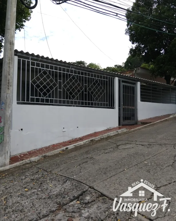 #1405 - Casa en Cúcuta en venta de 275m², 6 habitaciones - 2