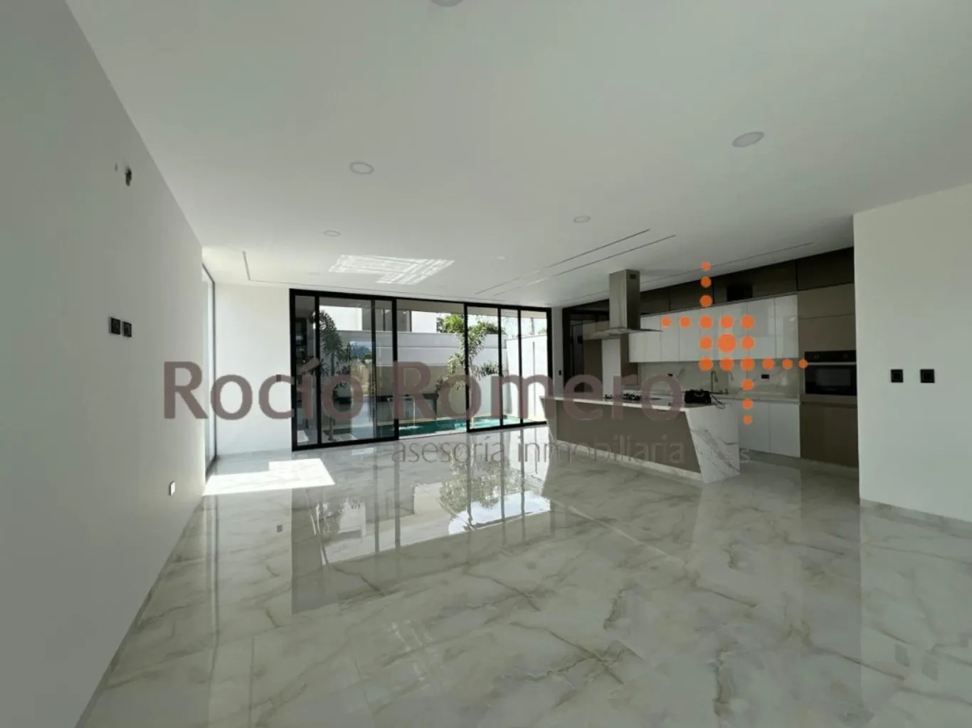 #1416 - Casa en conjunto cerrado en Villa Del Rosario en venta de 330m², 3 habitaciones y 2 parqueaderos - 2