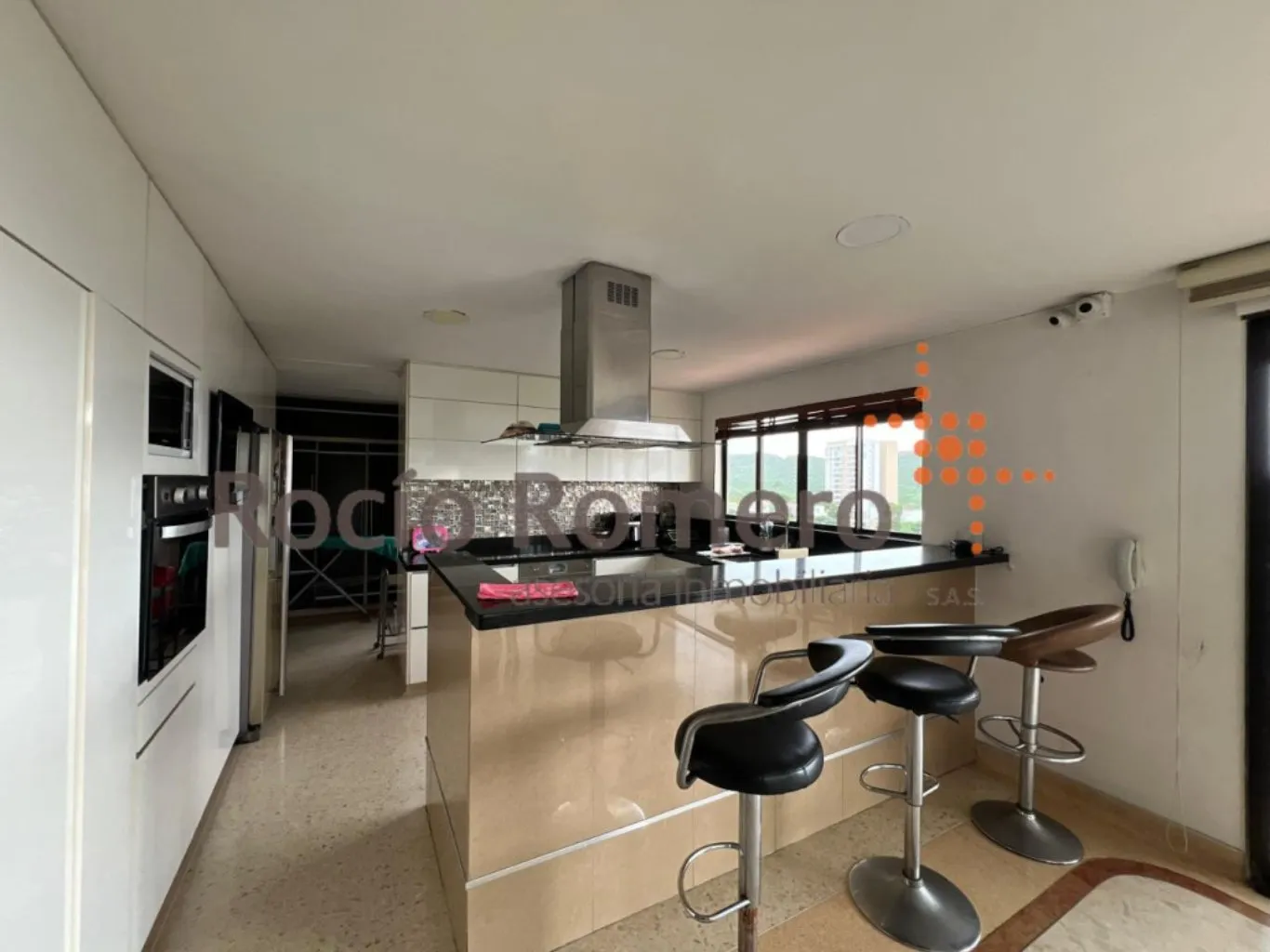 #1437 - Apartamento en Los Patios en venta de 220m², 4 habitaciones y 2 parqueaderos - 2