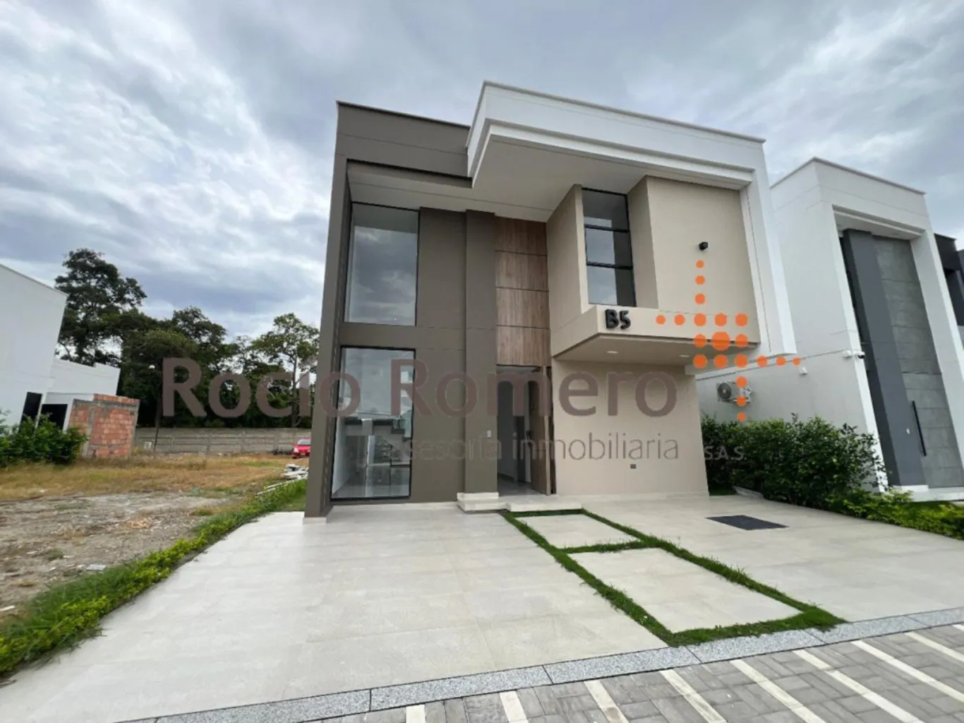 #1484 - Casa en conjunto cerrado en Villa Del Rosario en venta de 210m², 3 habitaciones y 2 parqueaderos - 1