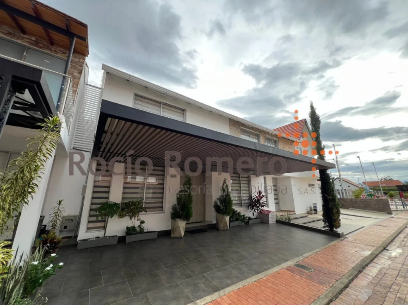 #1522 - Casa en conjunto cerrado en Los Patios en venta de 135m², 4 habitaciones y 2 parqueaderos - 1