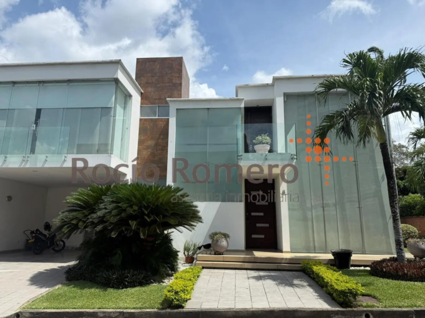 #1524 - Casa en conjunto cerrado en Los Patios en venta de 268.47m², 5 habitaciones y 2 parqueaderos - 1