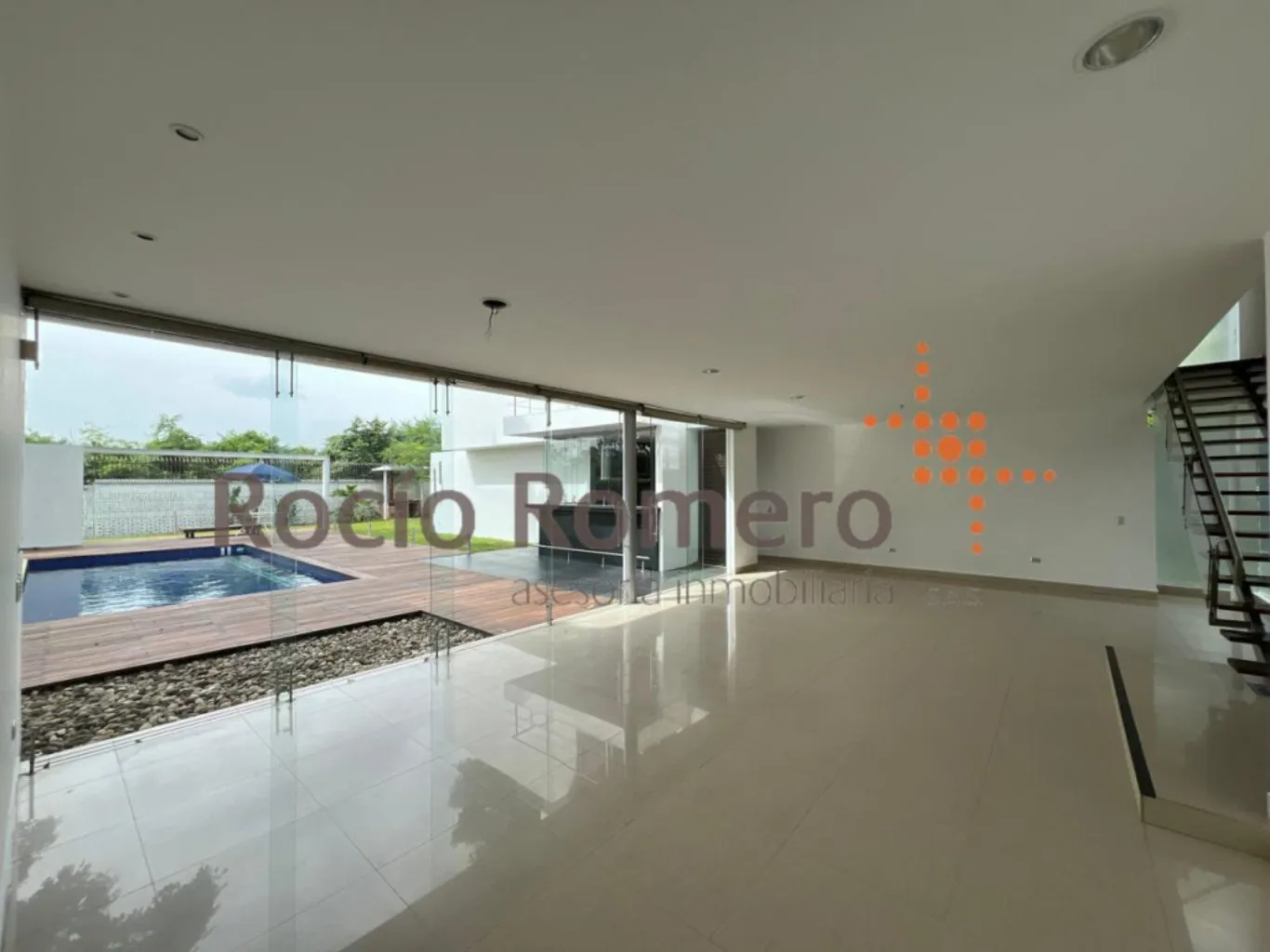 #1554 - Casa en conjunto cerrado en Los Patios en venta de 450m², 5 habitaciones y 3 parqueaderos - 2
