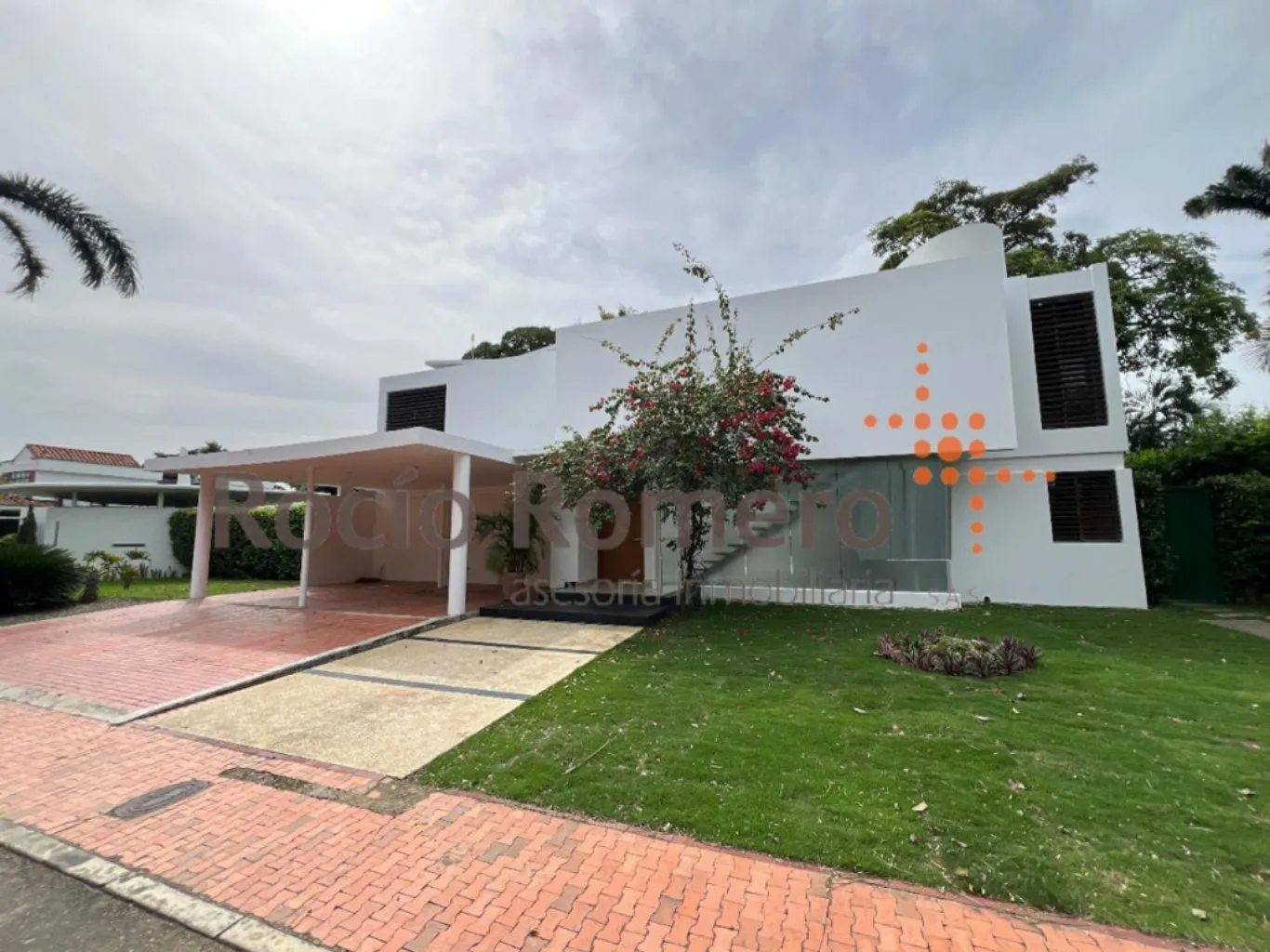 #1554 - Casa en conjunto cerrado en Los Patios en venta de 450m², 5 habitaciones y 3 parqueaderos - 1