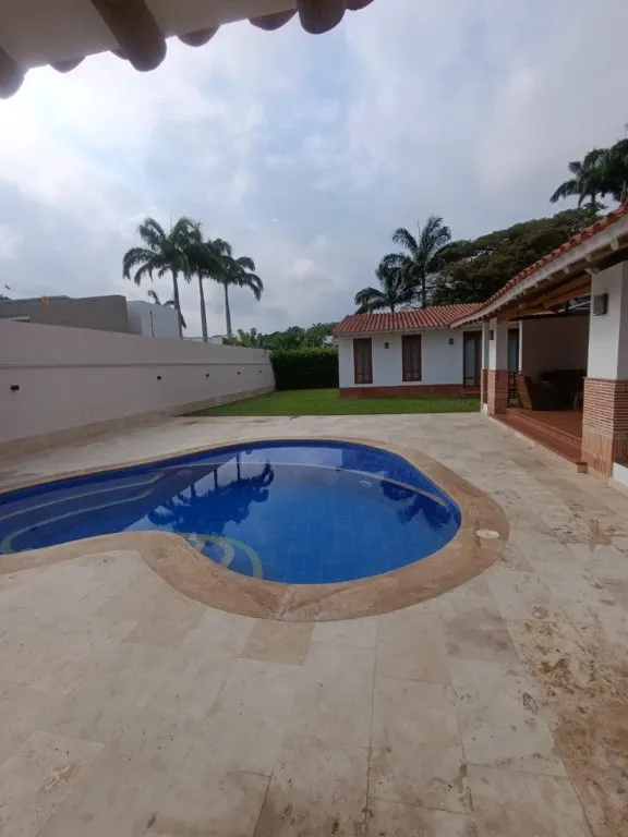 #2372 - Casa en conjunto cerrado en venta en de 1137.5m², 4 habitaciones y 2 parqueaderos - 18