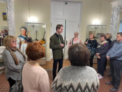 Лобненские пенсионеры приобщились к прекрасному