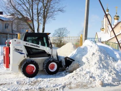 В Кашире продолжается уборка дворовых территорий