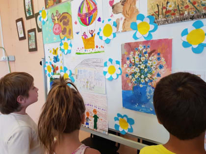 Открыта выставка детских рисунков в Доме культуры «Головково»