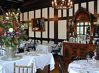 Benbow Hotel and Resort dining room