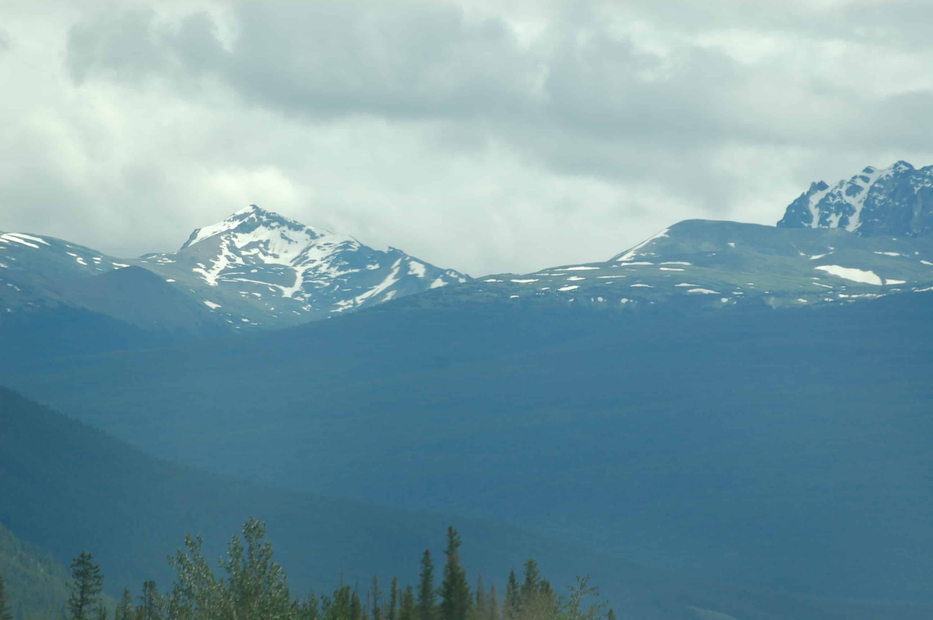 The drive into Jasper from the plains