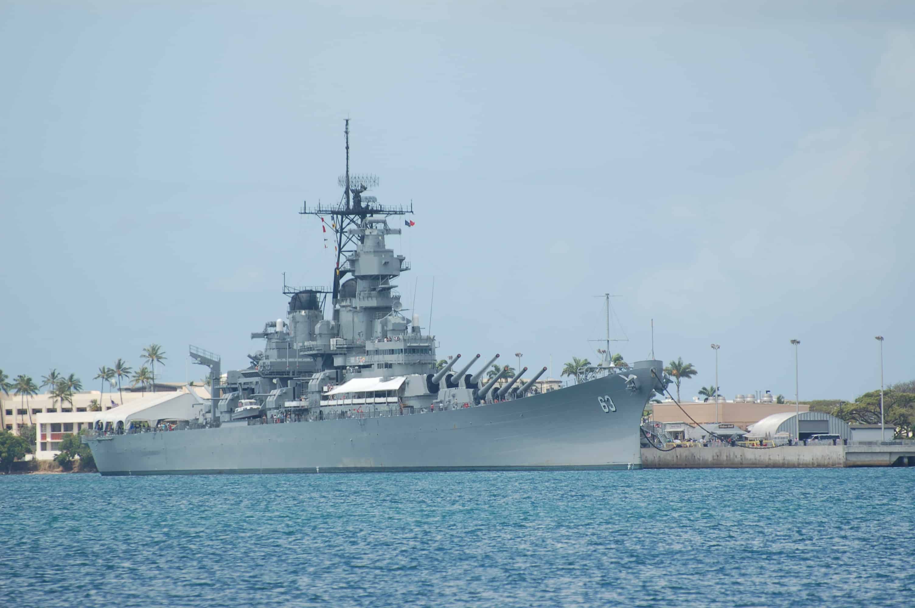The USS Missouri facing the Arizona Memorial