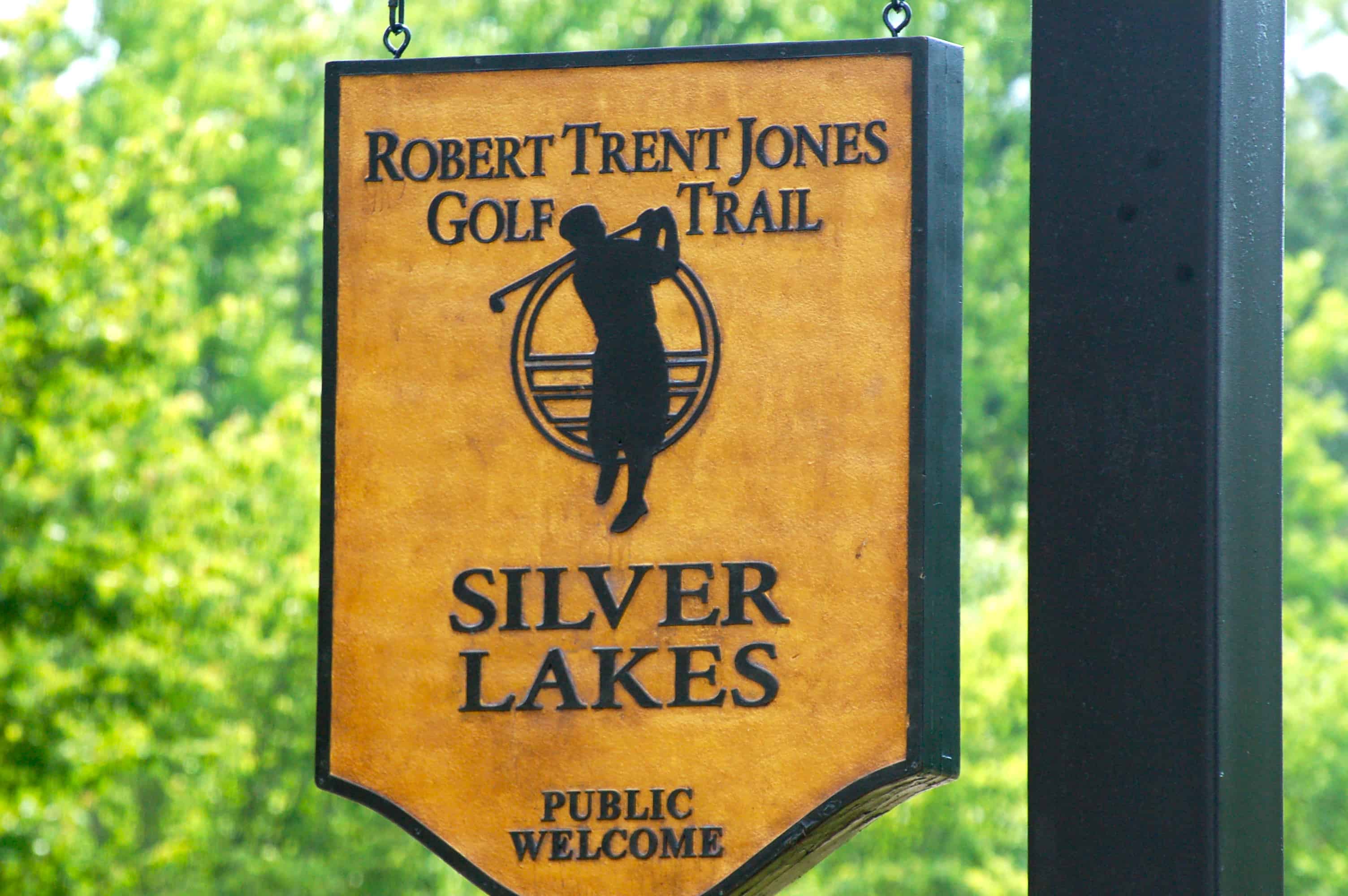 The Silver Lakes sign