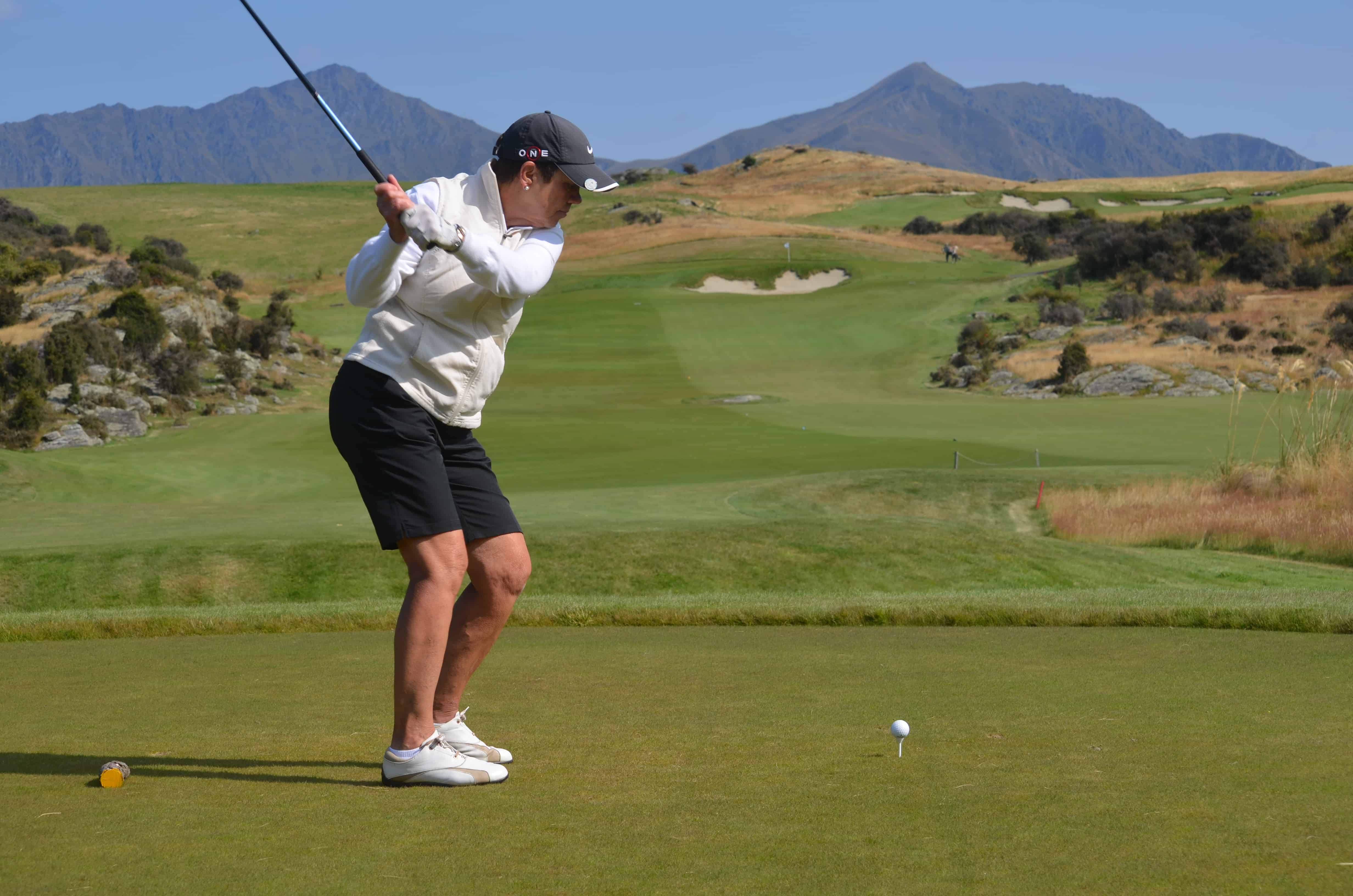 Bunny, teeing off