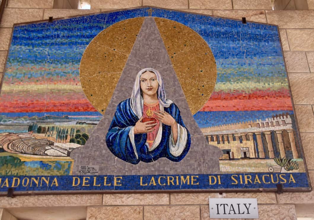 A mosaic of the Annunciation