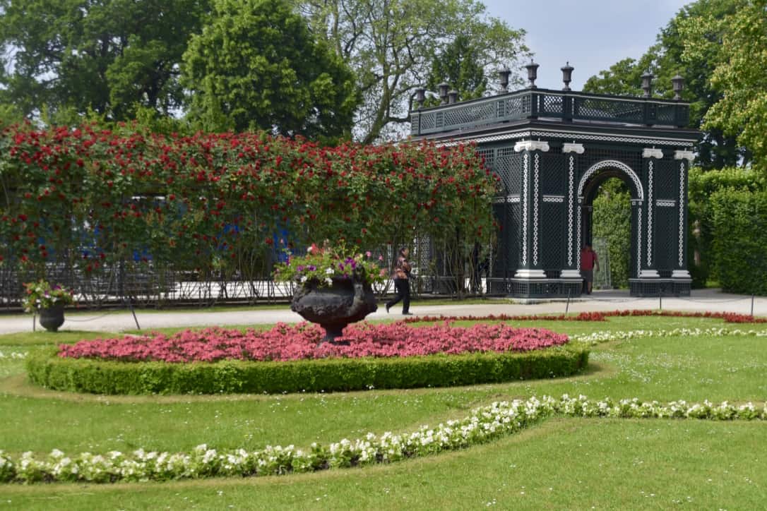 The gardens behind Schonbrunn Castle