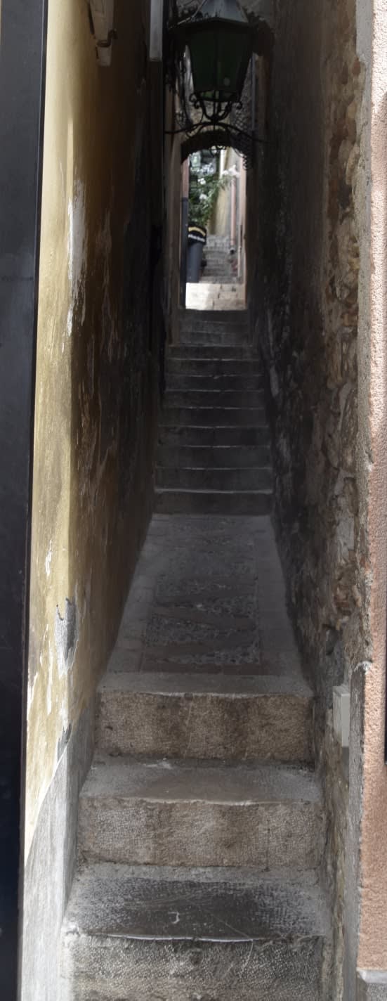 Vicolo Stretto, the narrowest street