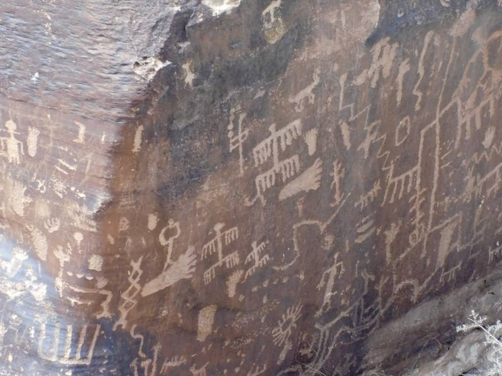 More petroglyphs at Newspaper Rock