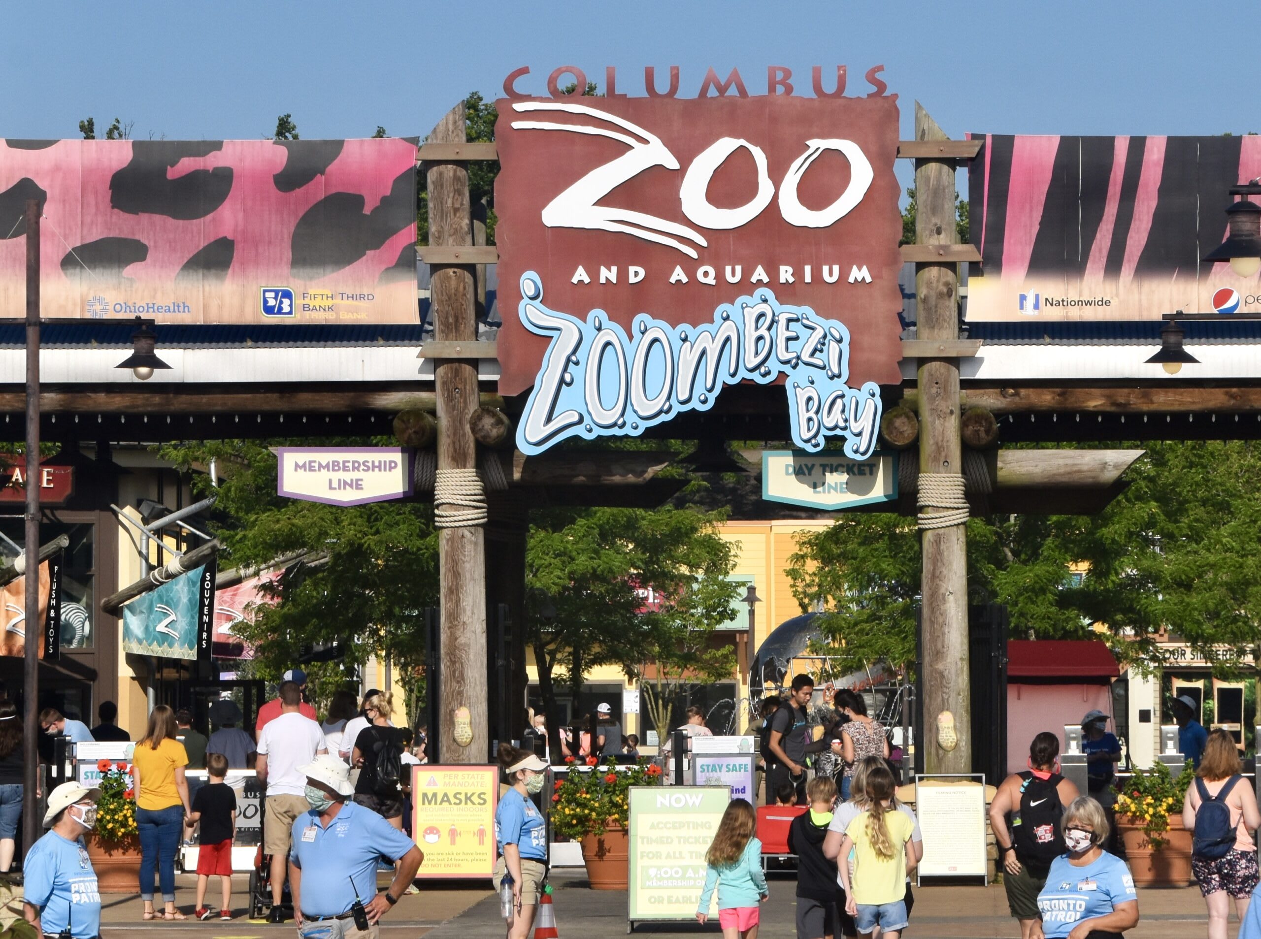 The entrance to the Columbus Zoo