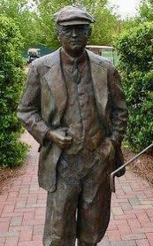 The Donald Ross statue