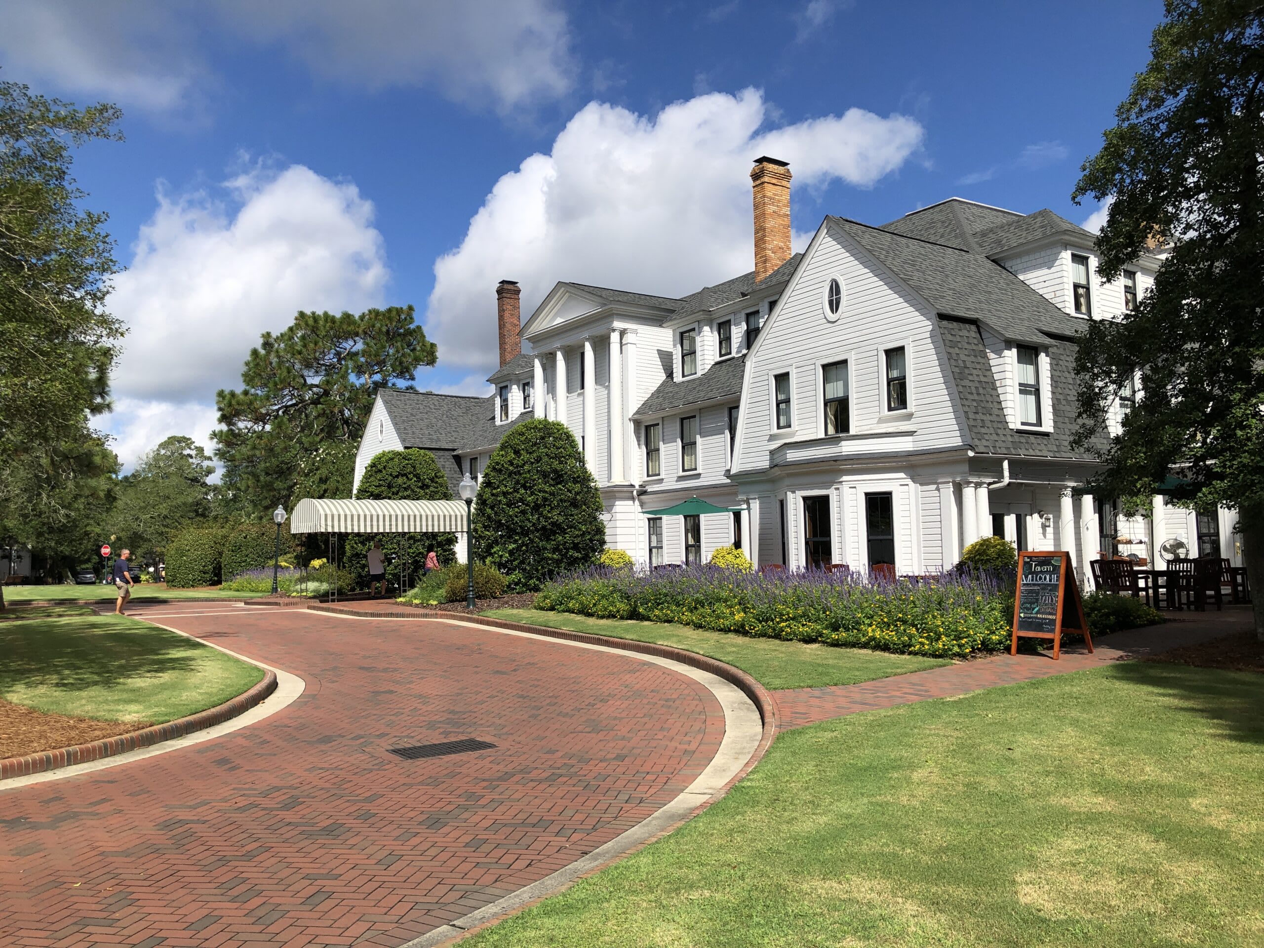 The Holly Inn, the first hotel in Pinehurst