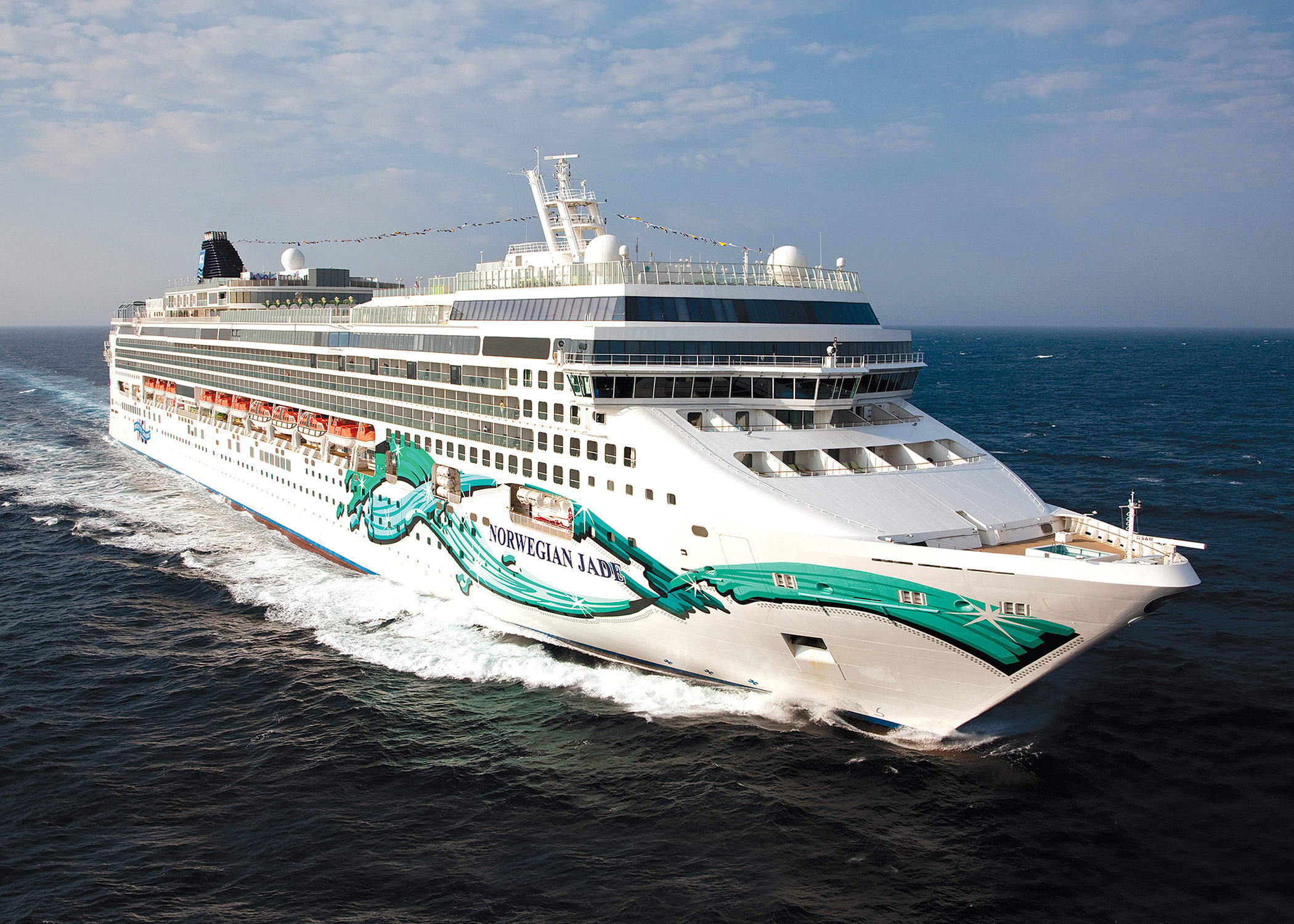 The Norwegian Jade at sea
