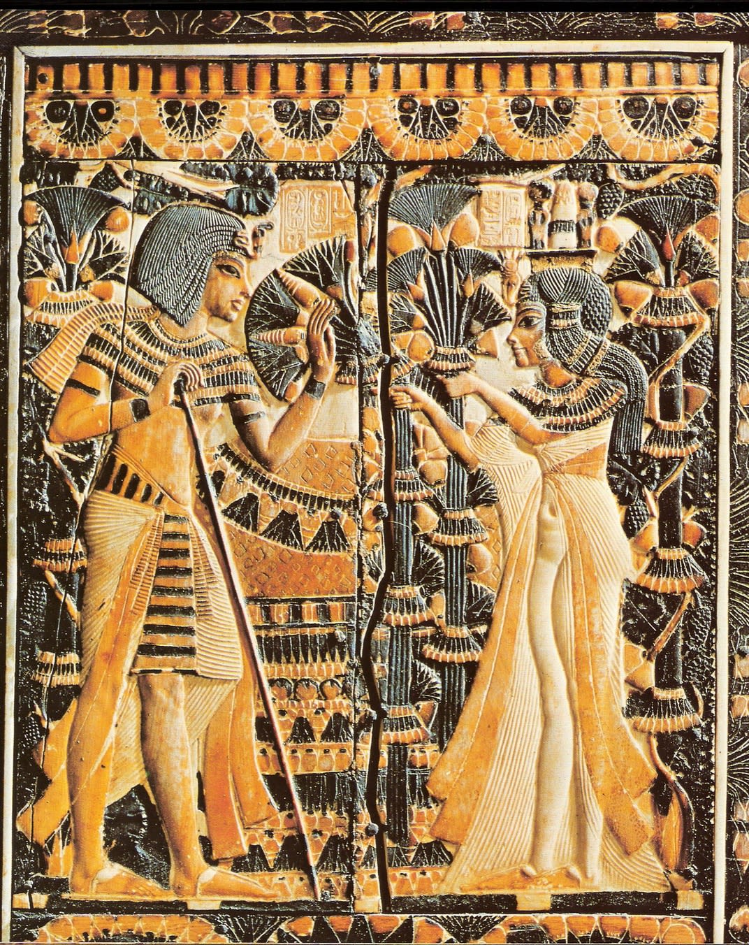 Tutankhamun and his wife Ankhesenamun