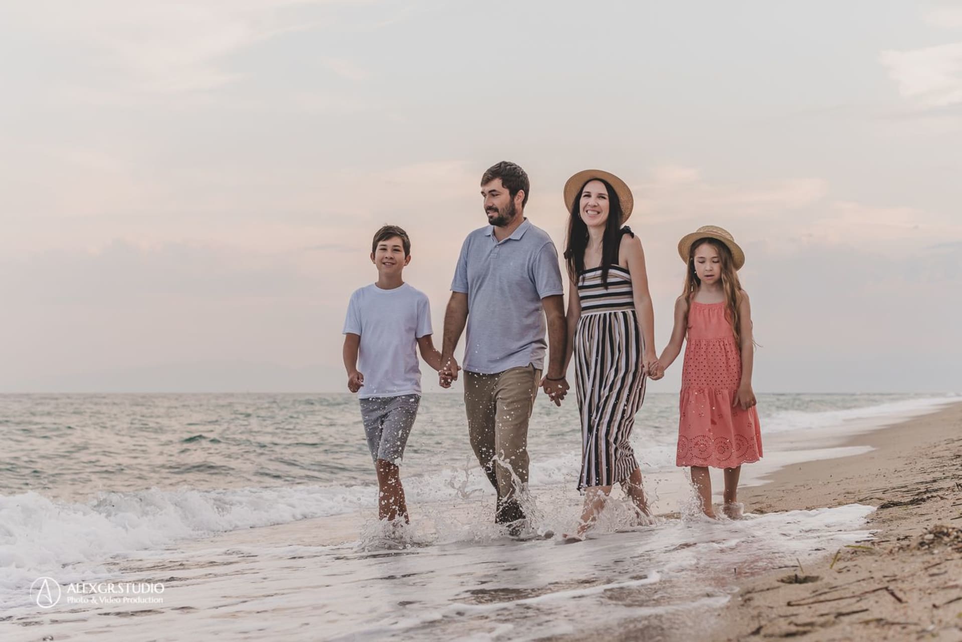 Warm Latte Family Photoshoot in Halkidiki