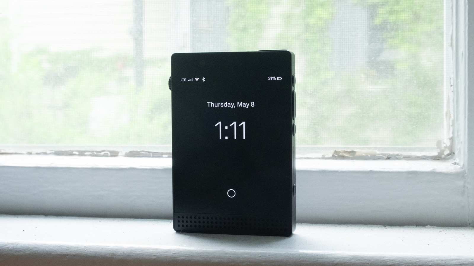 Light Phone III: Mở Cánh Cửa Ứng Dụng, Vẫn Giữ Triết Lý Tối Giản - Nhịp Sống Số