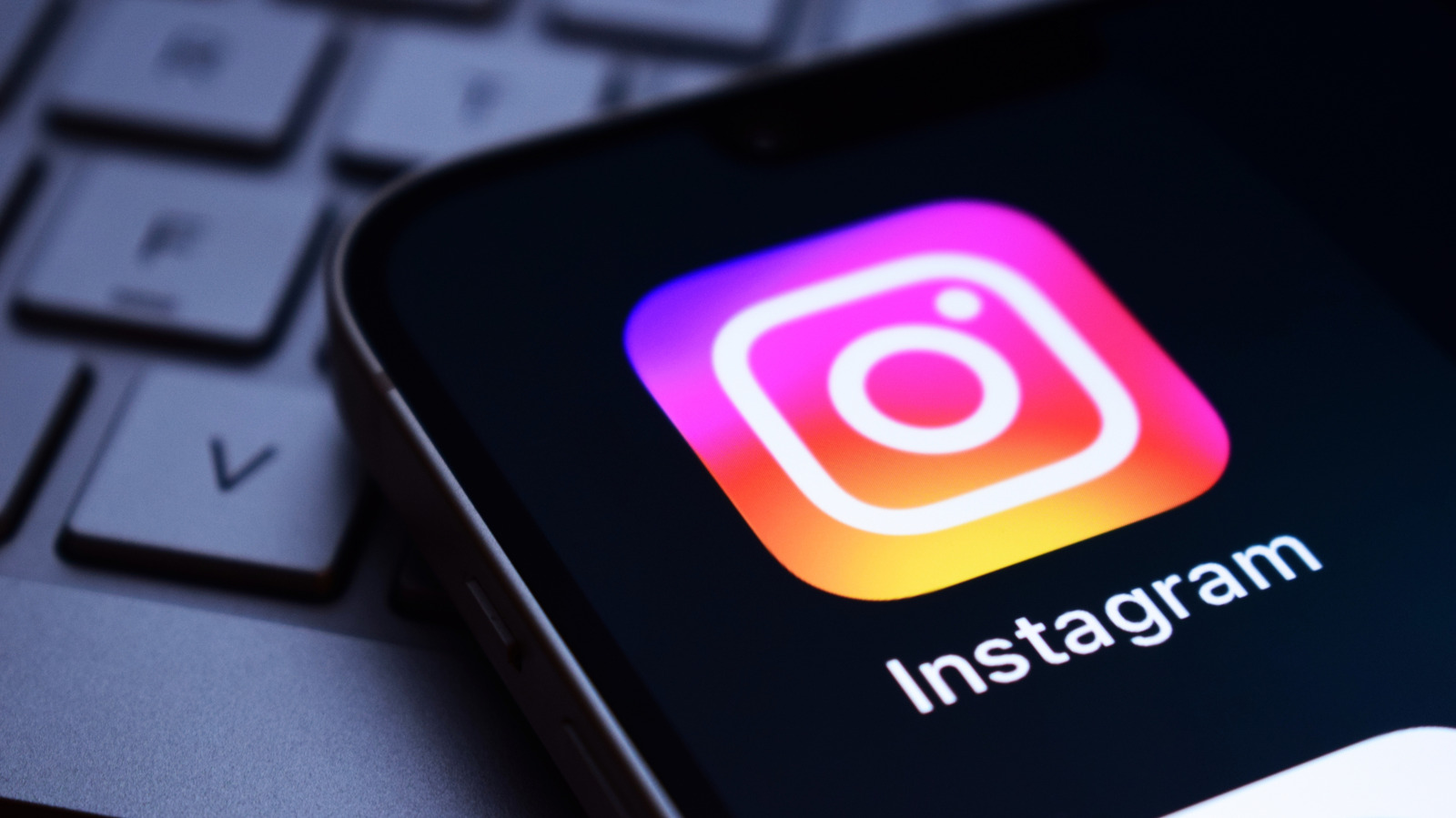 Instagram 