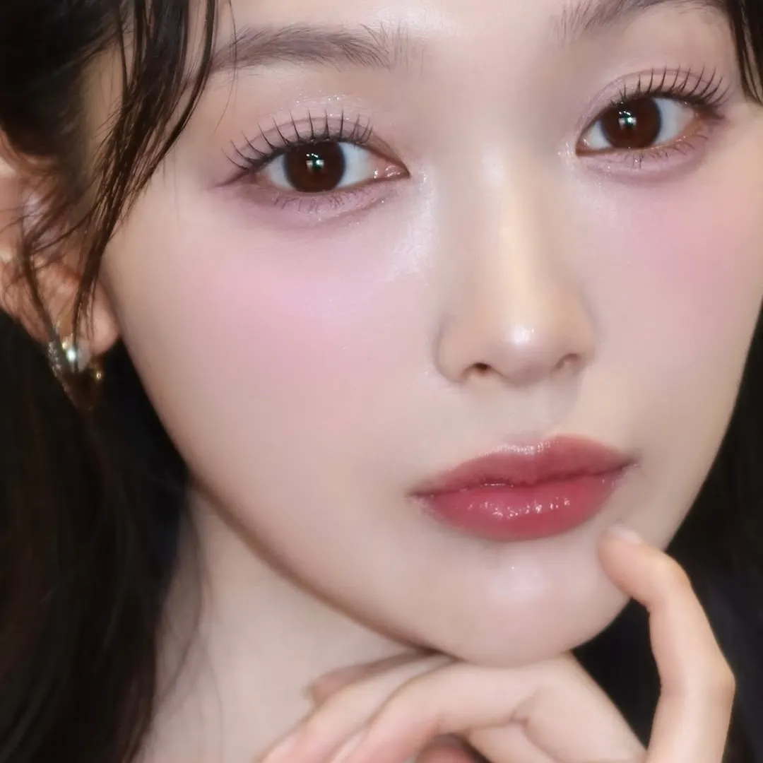 7 Mascara 'Đỉnh': Nâng Tầm Hàng Mi Bền Đẹp Cho Mọi Phong Cách - Nhịp Sống Số