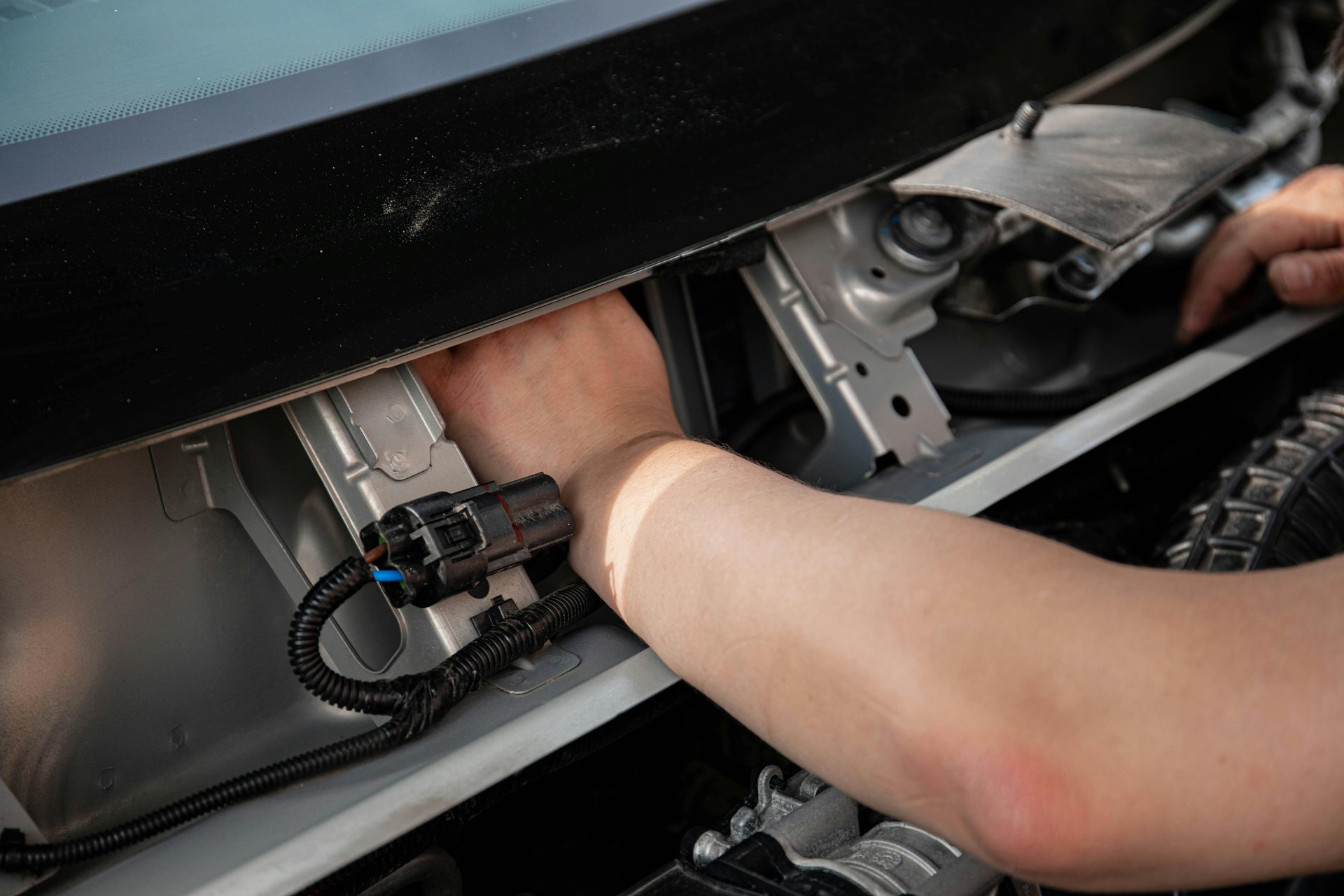 FMB125 and FMC125: Advanced Hardwired GPS Trackers With Built-In OBDII Engine Data Reading for East African Fleets