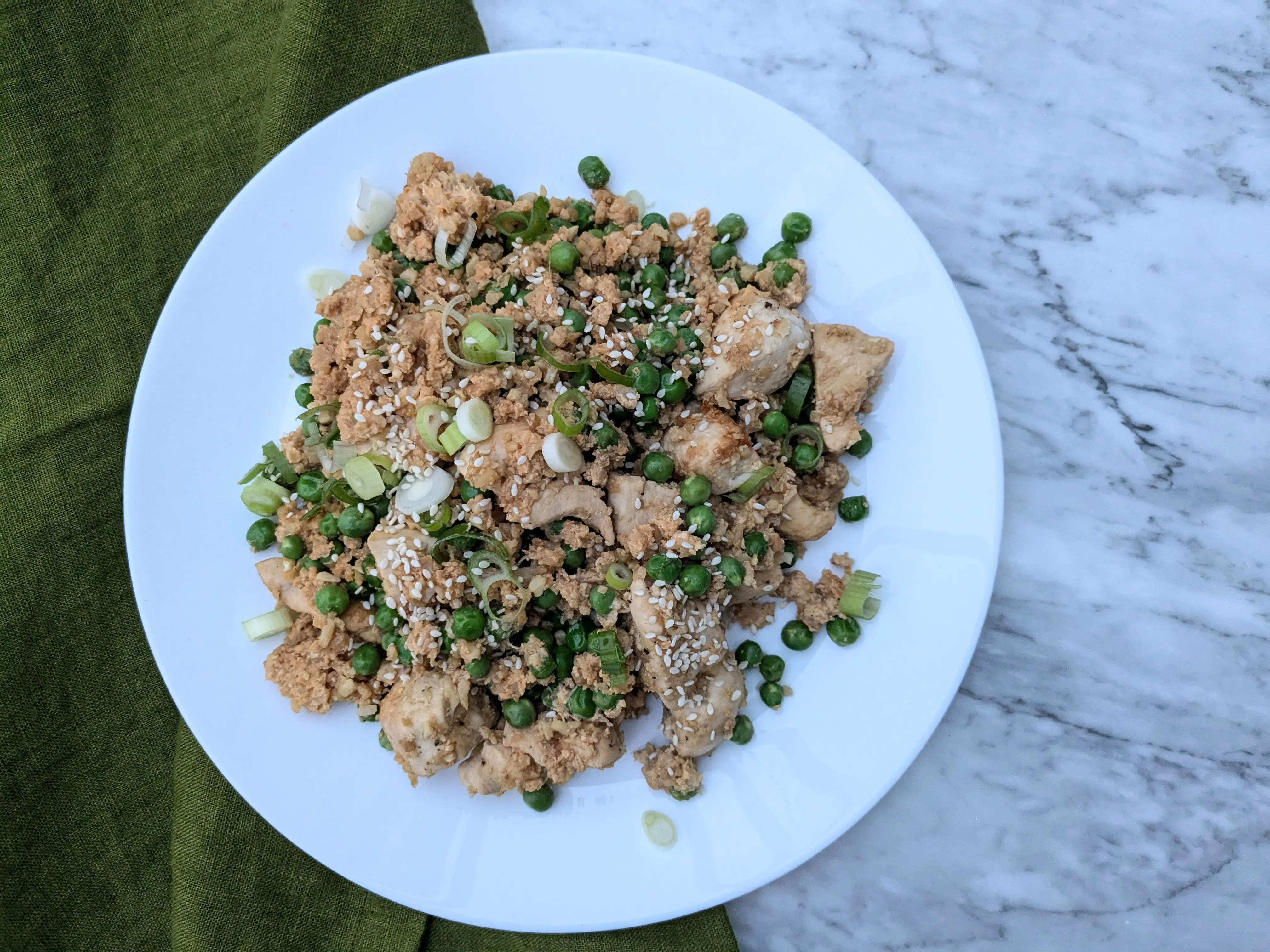 Egg-fried cauliflower rice with chicken