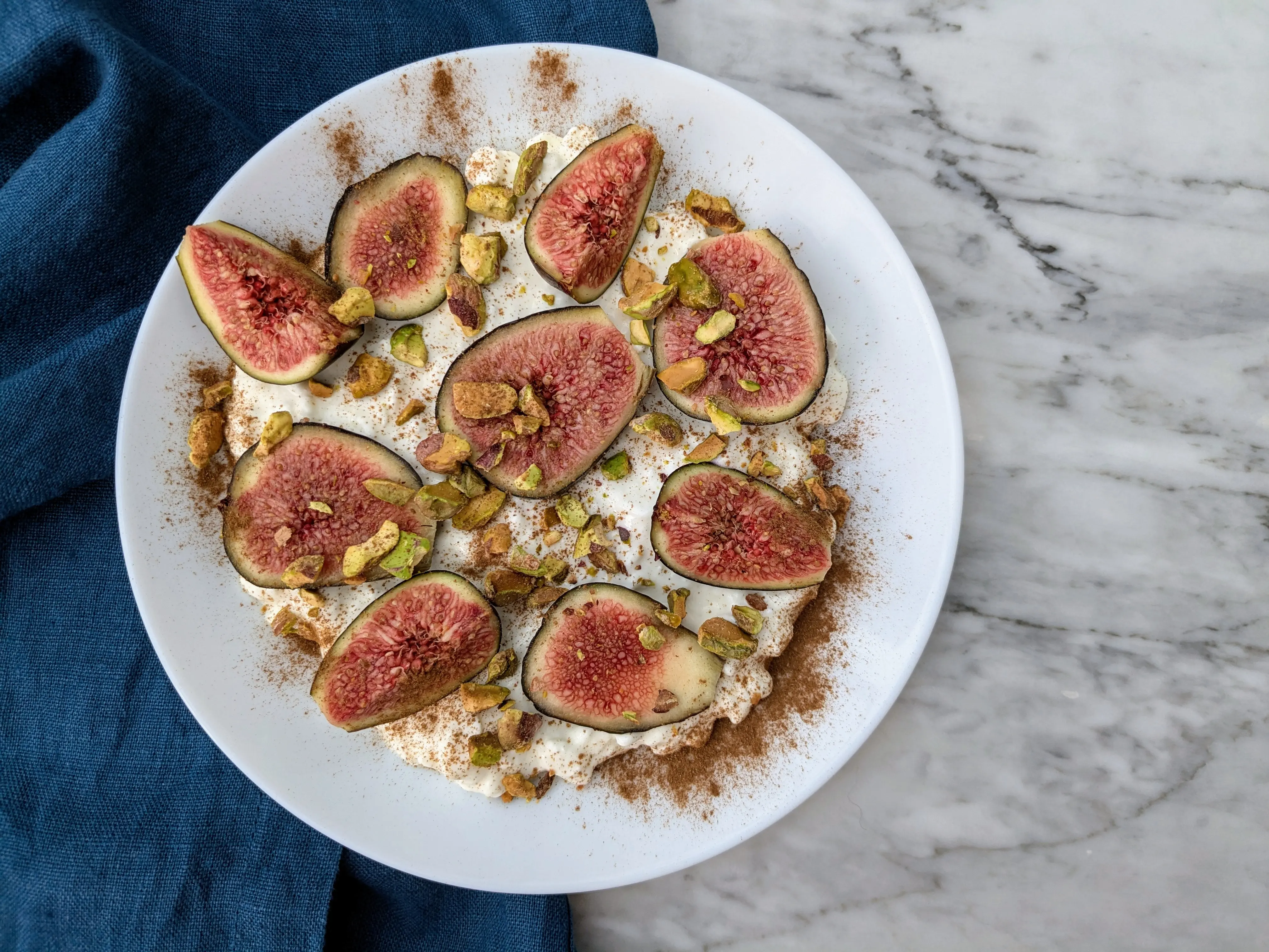 Figs, pistachio and cottage cheese