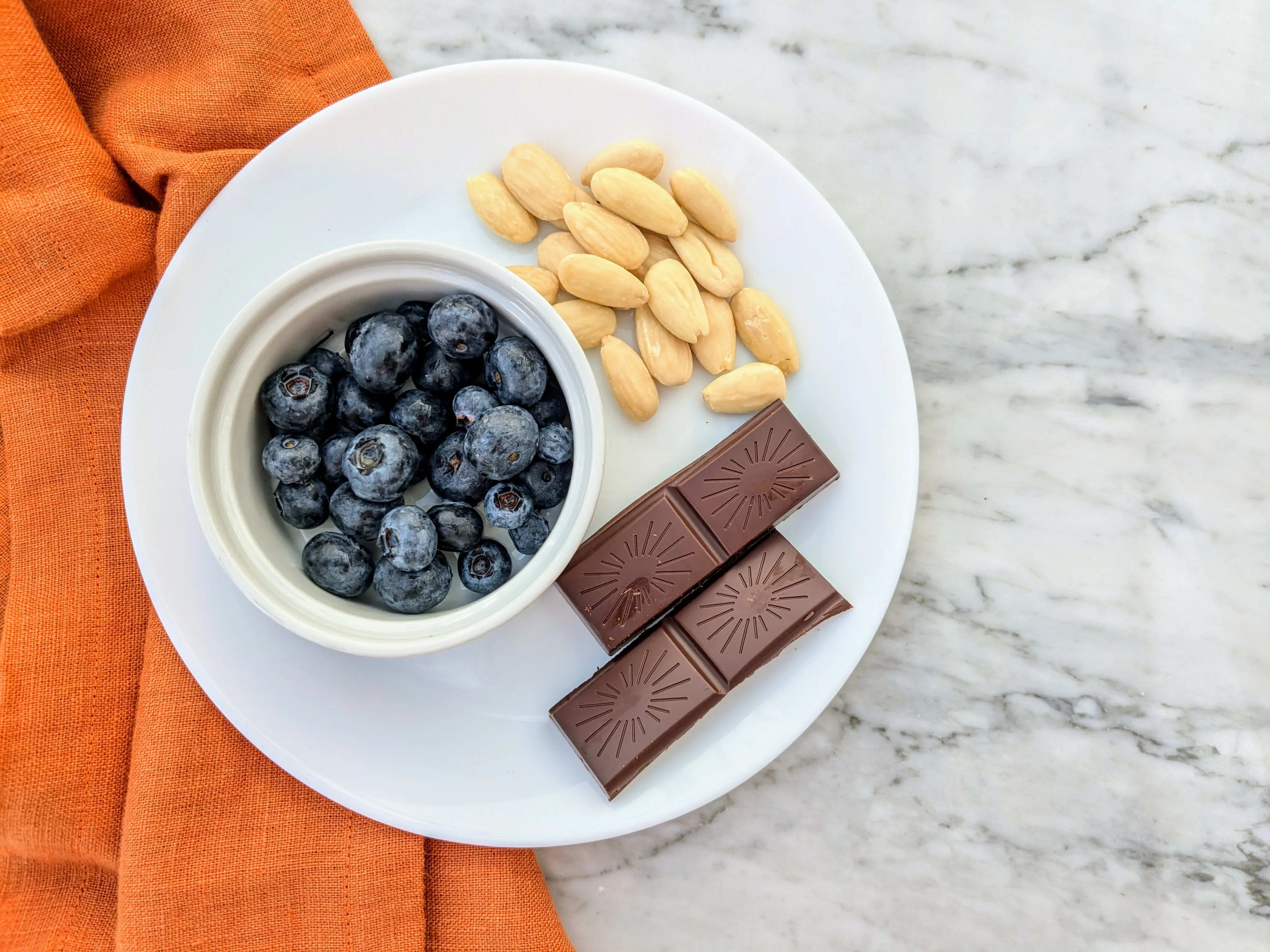 Photo of Vegan blueberries, almonds and dark chocolate