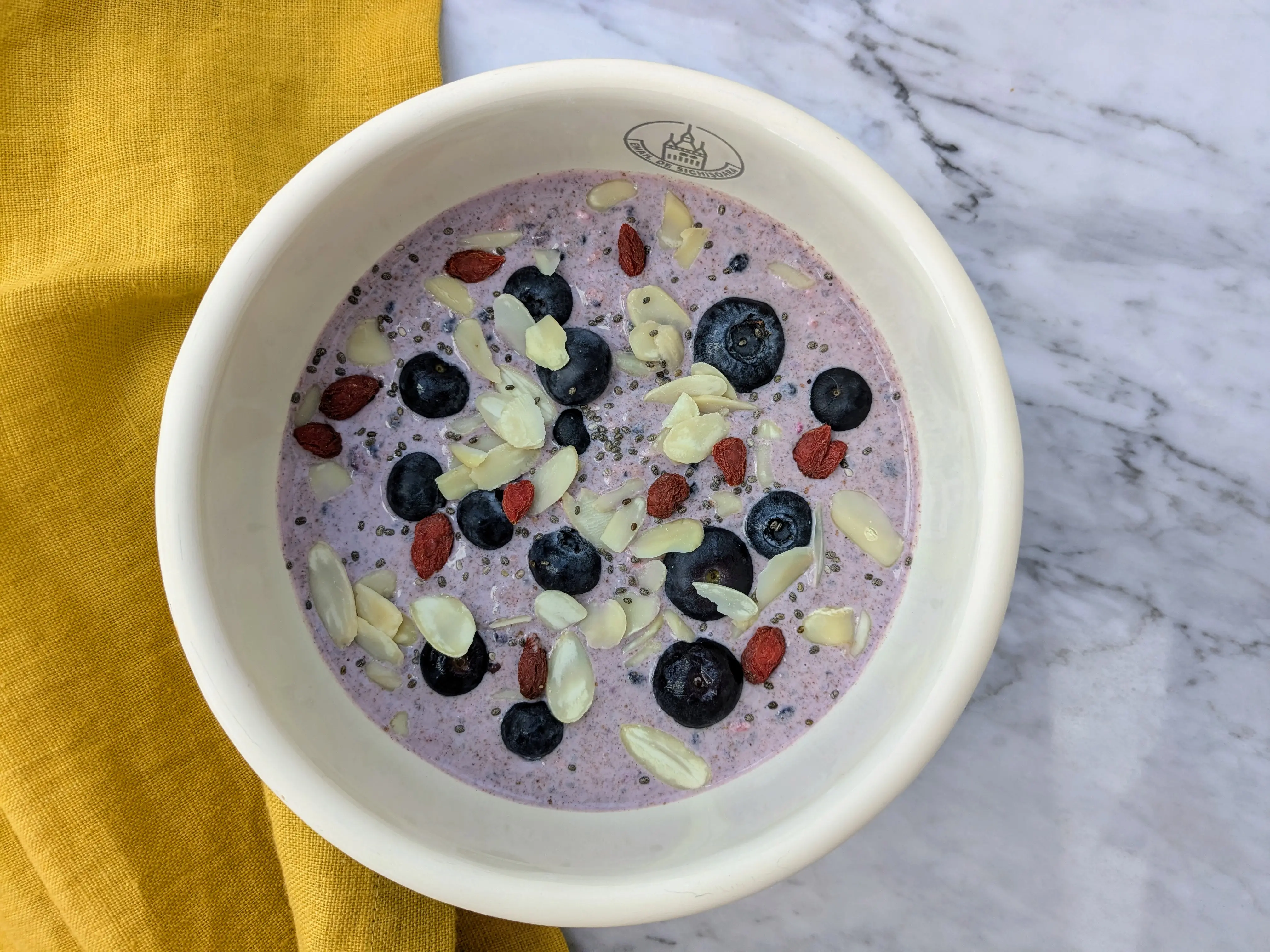Overnight oats with blackberries and almond butter