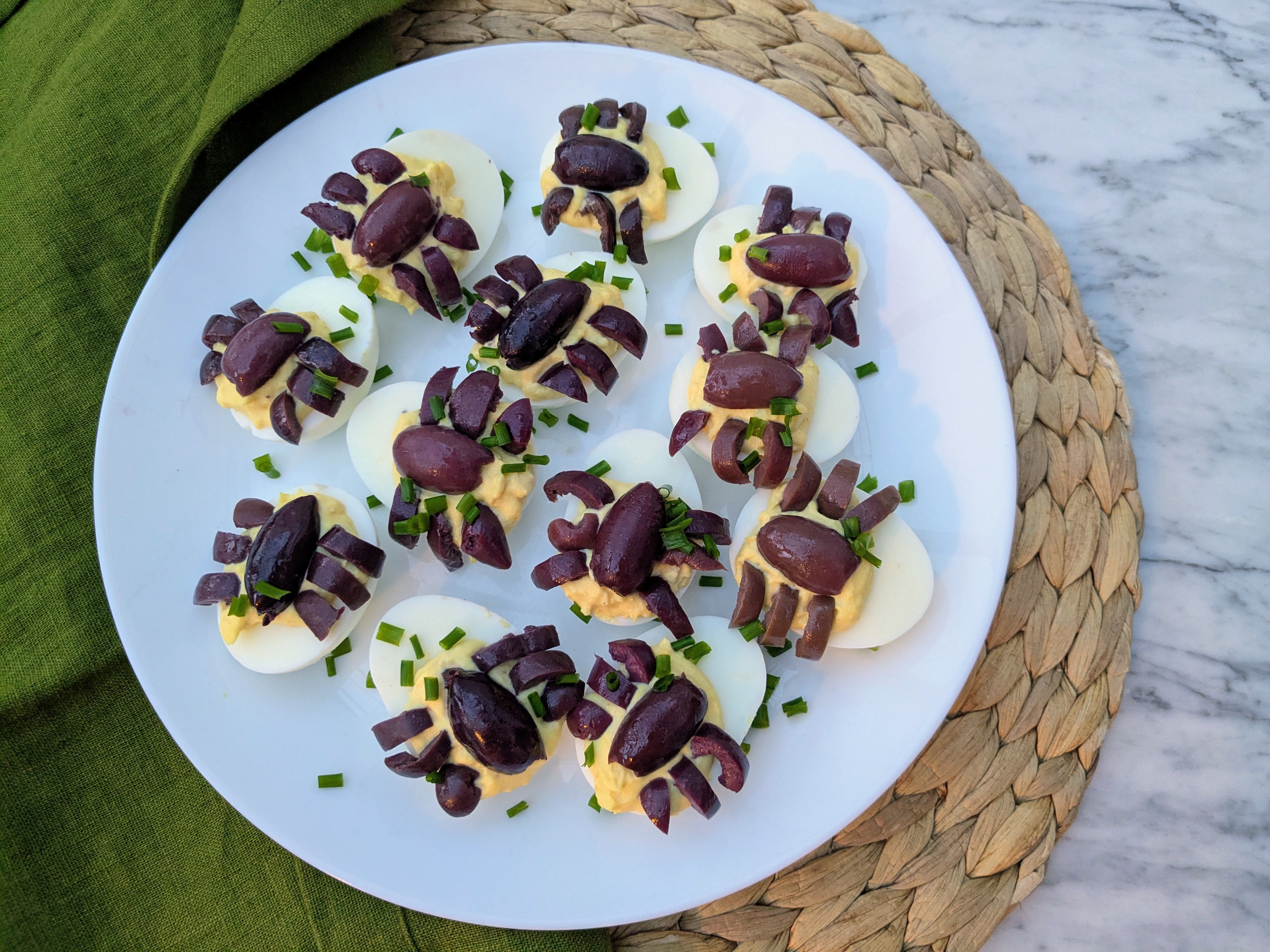 Spider deviled eggs (Halloween)