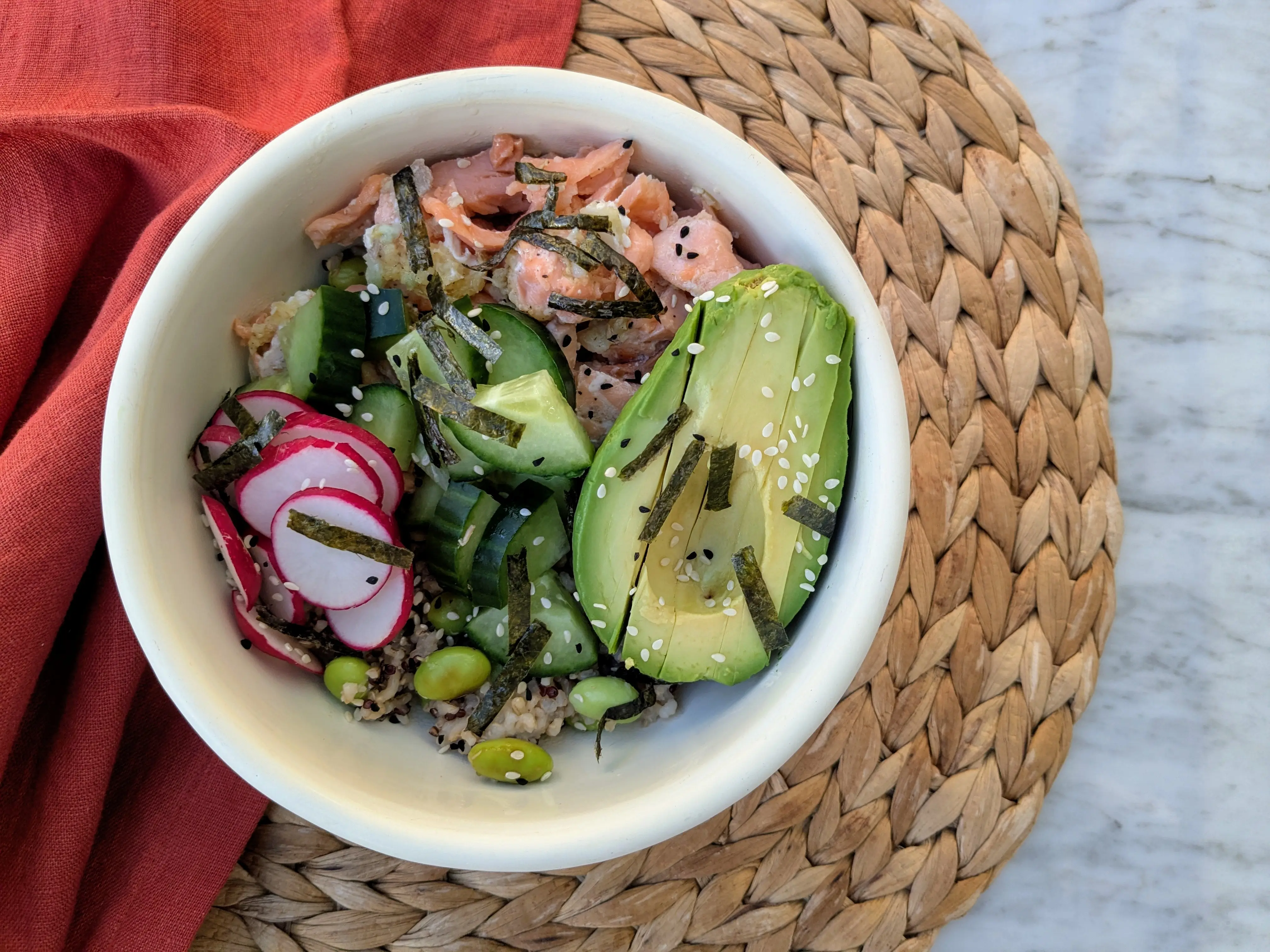 Japanese style salmon sushi bowl